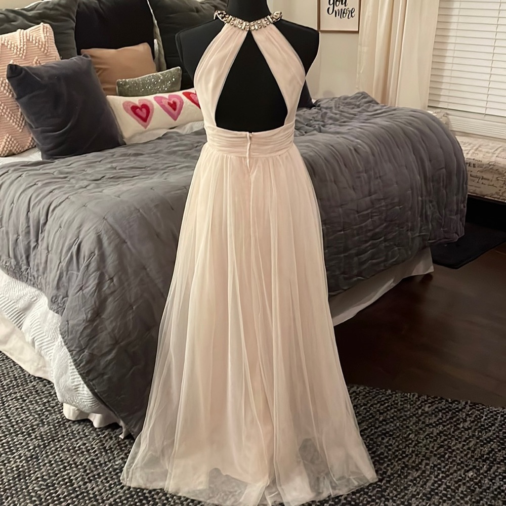 Christina Wu SZ6 formal. Champagne w/ beautiful beaded neckline! Tulle skirt.